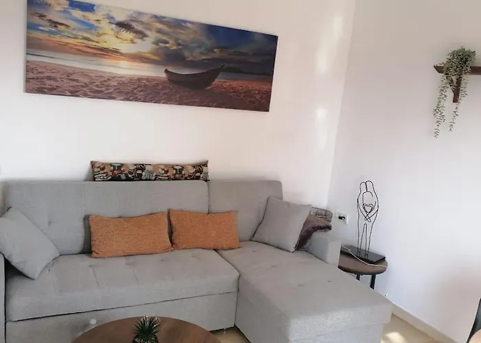 Views, Family & Private Parking In Alto Albayzin