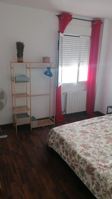 Views, Family & Private Parking In Alto Albayzin Apartament