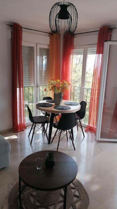 Views, Family & Private Parking In Alto Albayzin Apartment